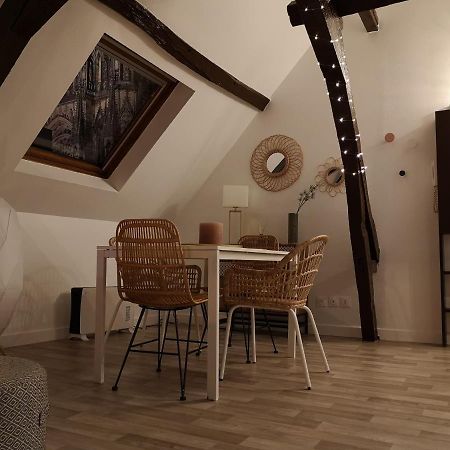 Logement Cosy Renove Au Pied De La Cathedrale Avec Climatisation رانس المظهر الخارجي الصورة